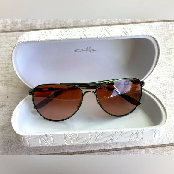 Oakley Green Aviator Sunglasses - Picture 6 of 8